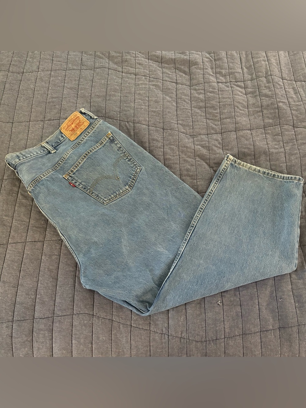 Levi's Men’s 550 Relaxed Light Wash Cotton Denim Blue Jeans 50x29